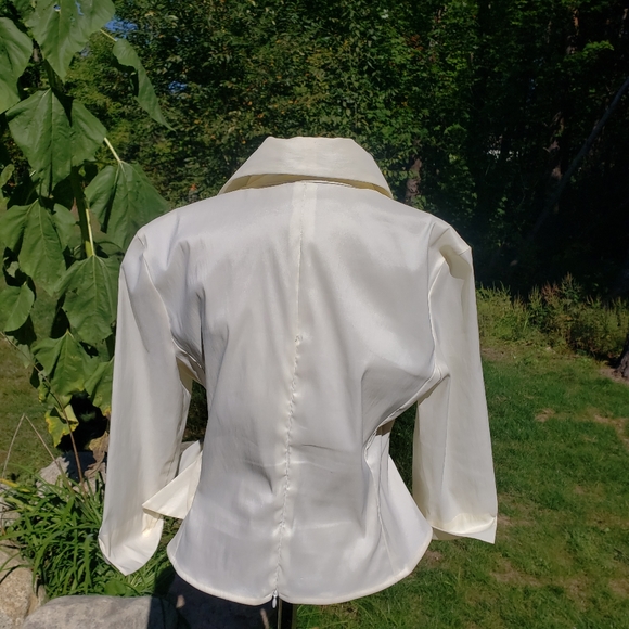 Vintage Wrap Top - Picture 7 of 9